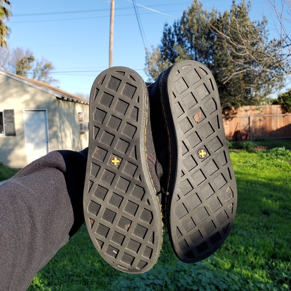 Dr. Martens Shoreditch Ladies Size 6 US.   7 hole canvas hi-tops. Black. GPWC. - Picture 9 of 14